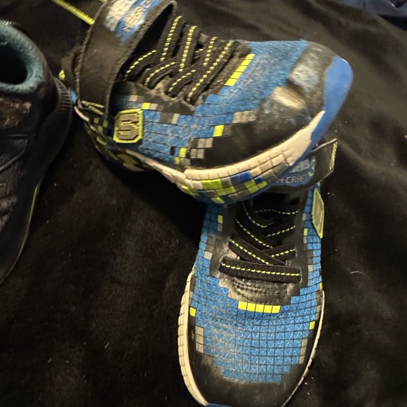 👟 Bundle: 3 Pairs of Boys’ Play Sneakers – Size 12. Saucony, Sketchers, NB - Picture 10 of 13